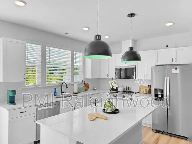 136 Kobus Ct — Photo 7
