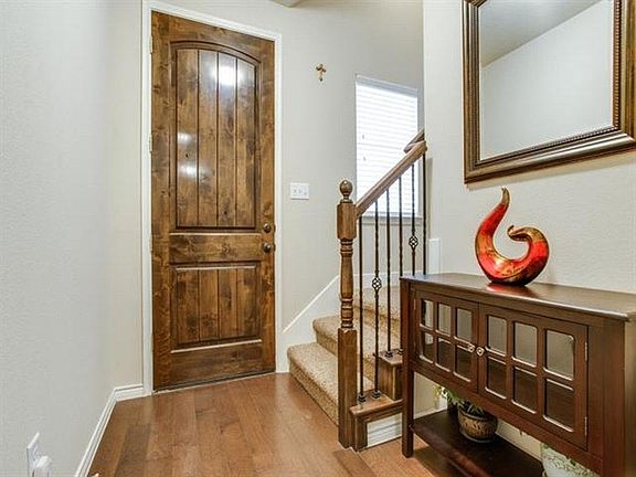 Foyer (1st flr)