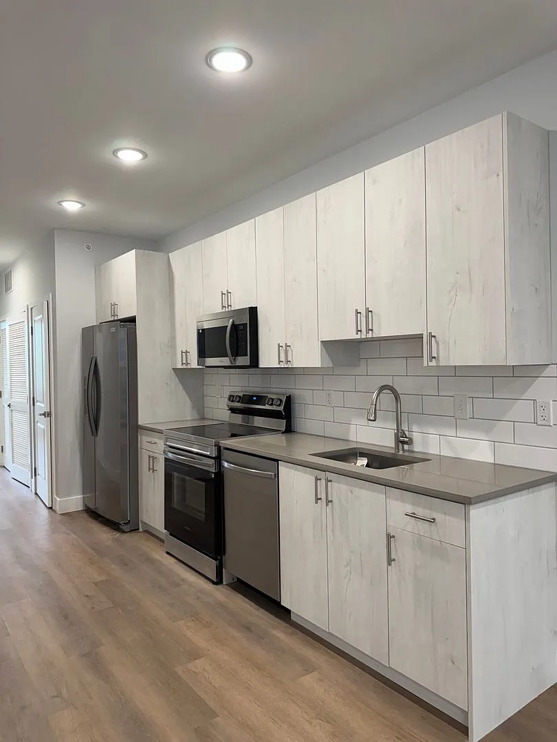 3215 N 13 St — Photo 3