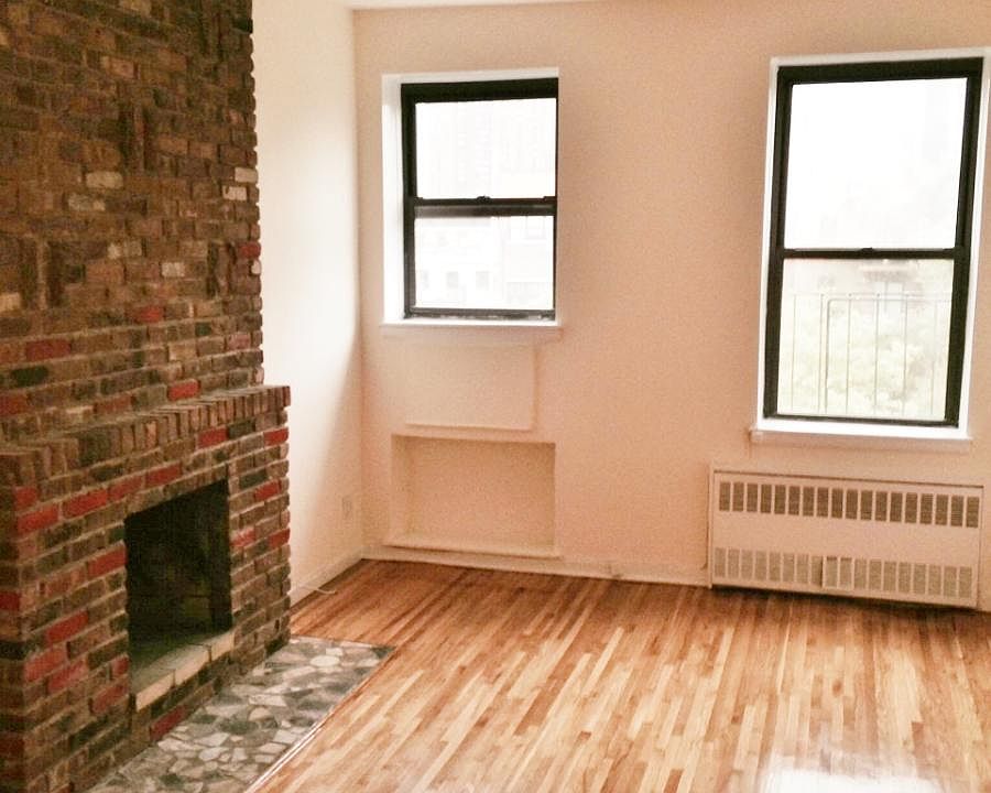 1st image of 431 W 48th St