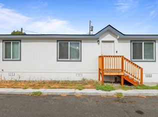 45 Cosmic Ln, Richland, WA 99354