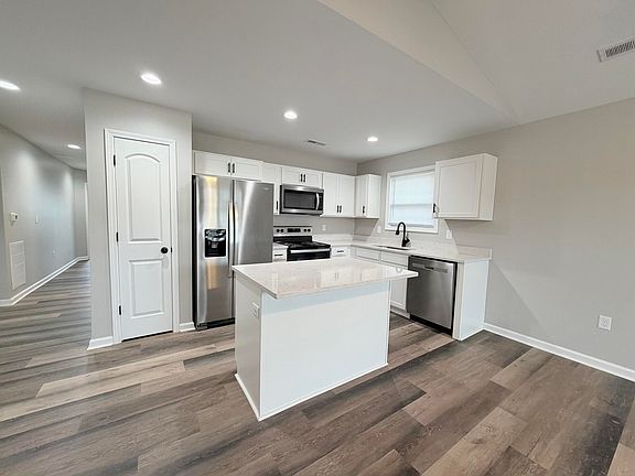5th image of 7026 Caravan Dr