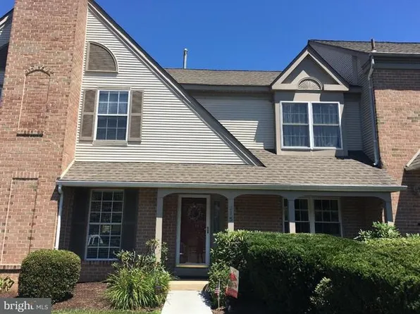 215 Cambridge Cir, Kennett Square, PA 19348