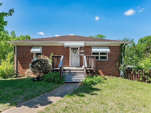 3rd image of 3209 Memorial Ave #1