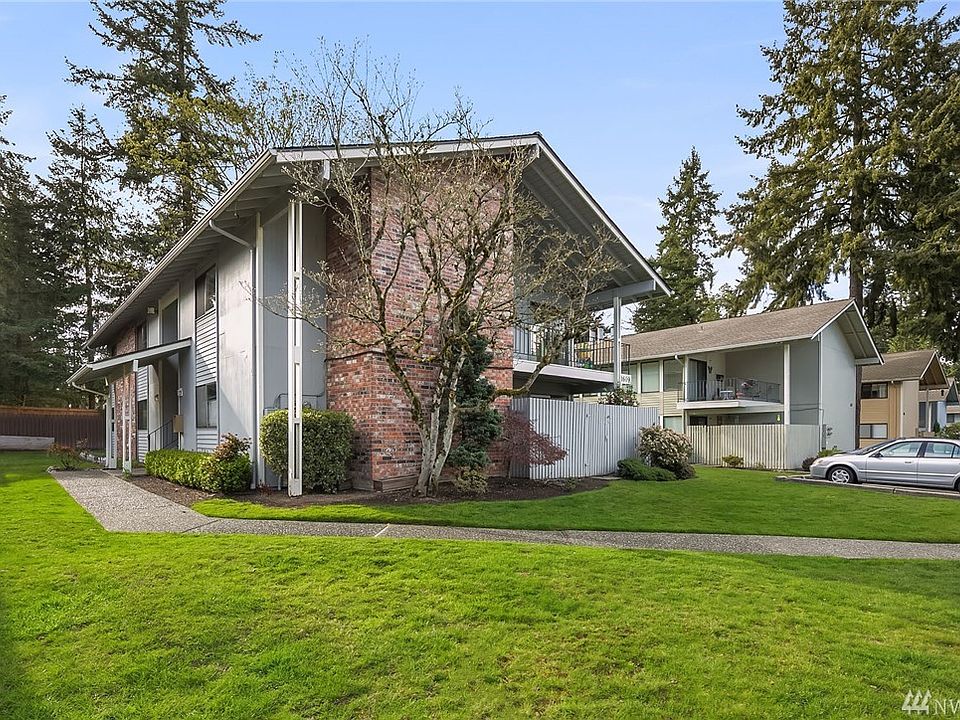 1st image of 1609 149th Pl SE APT 4