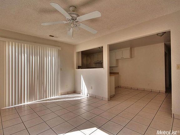 5th image of 628 Rosemary Dr