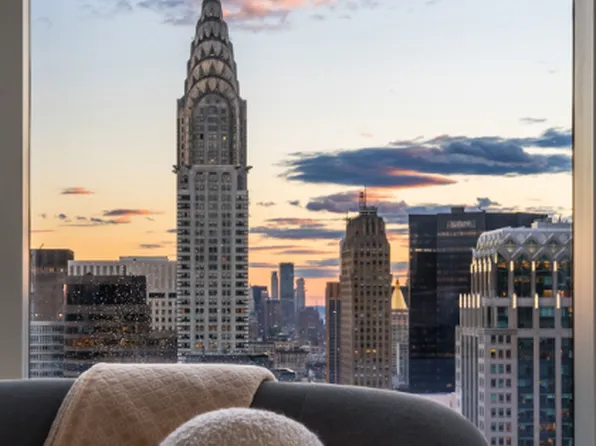 138 East 50th Street image 1 of 27