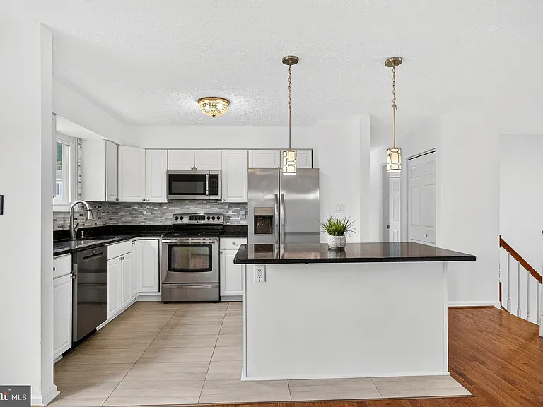13296 Hollinger Ave — Photo 25