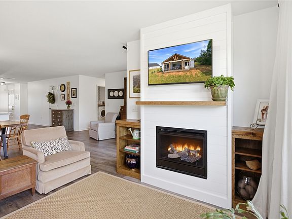 5th image of 412 Chadwick Ln