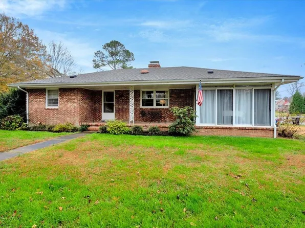 1392 Jefferson St, Boydton, VA 23917