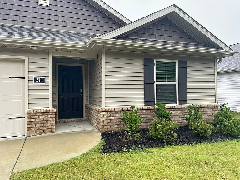 273 Ashland Dr SW — Photo 3