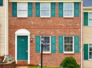 2385 Woodmont Dr, York, PA 17404