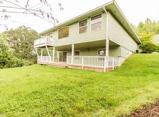 460 Holly Ave, Cottage Grove, OR 97424