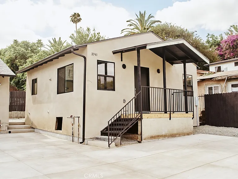 3741 Locke Ave — Photo 1