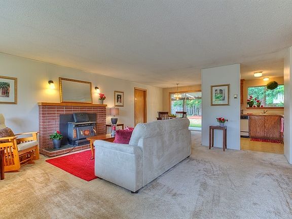 2nd image of 2715 25th St SE
