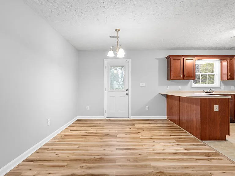 1626 Autumn Dr — Photo 11