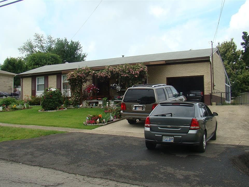 1st image of 385 Berkley Ct