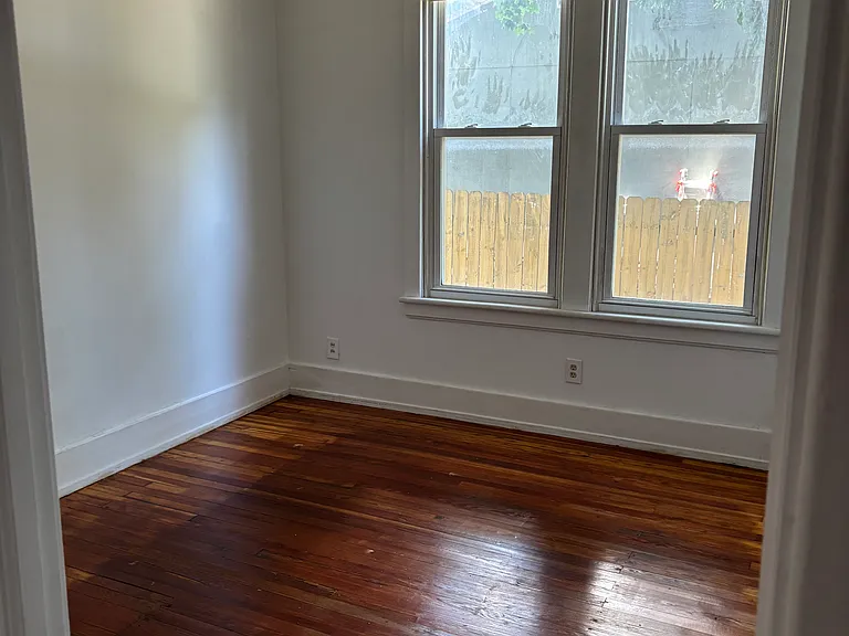 242 N Lincoln St #1 — Photo 11