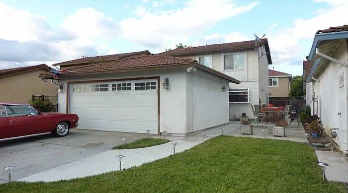1st image of 1572 Roberts Ave