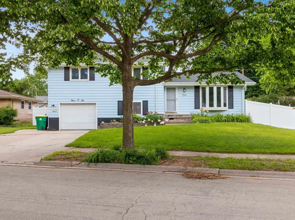 906 Raymond St, Green Bay, WI 54304