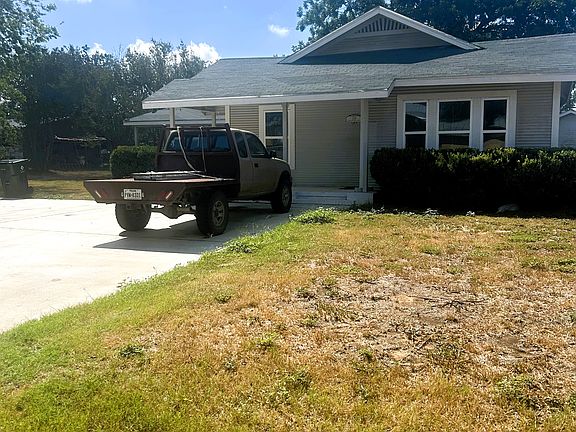 2nd image of 104 Persons St