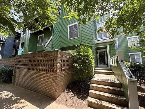 417 W 8th St Photo 1