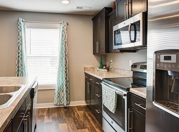 4th image of 5534 Goldenrod Ln