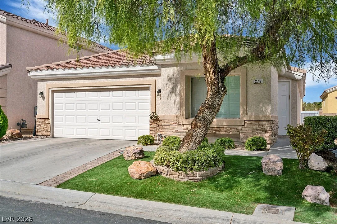 4 bed, 2.0 bath, 1677 sqft, $2,495 — Photo 3