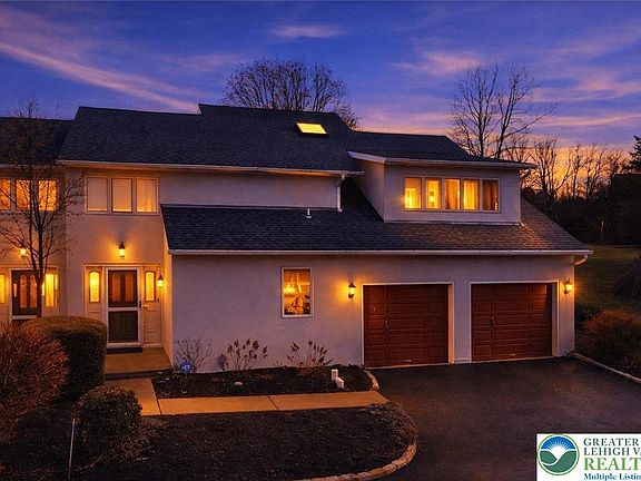 3rd image of 9 Aspen Ct