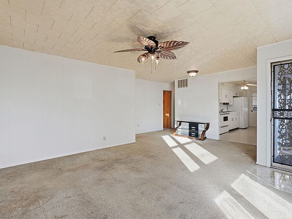 5th image of 411 Eastview Dr