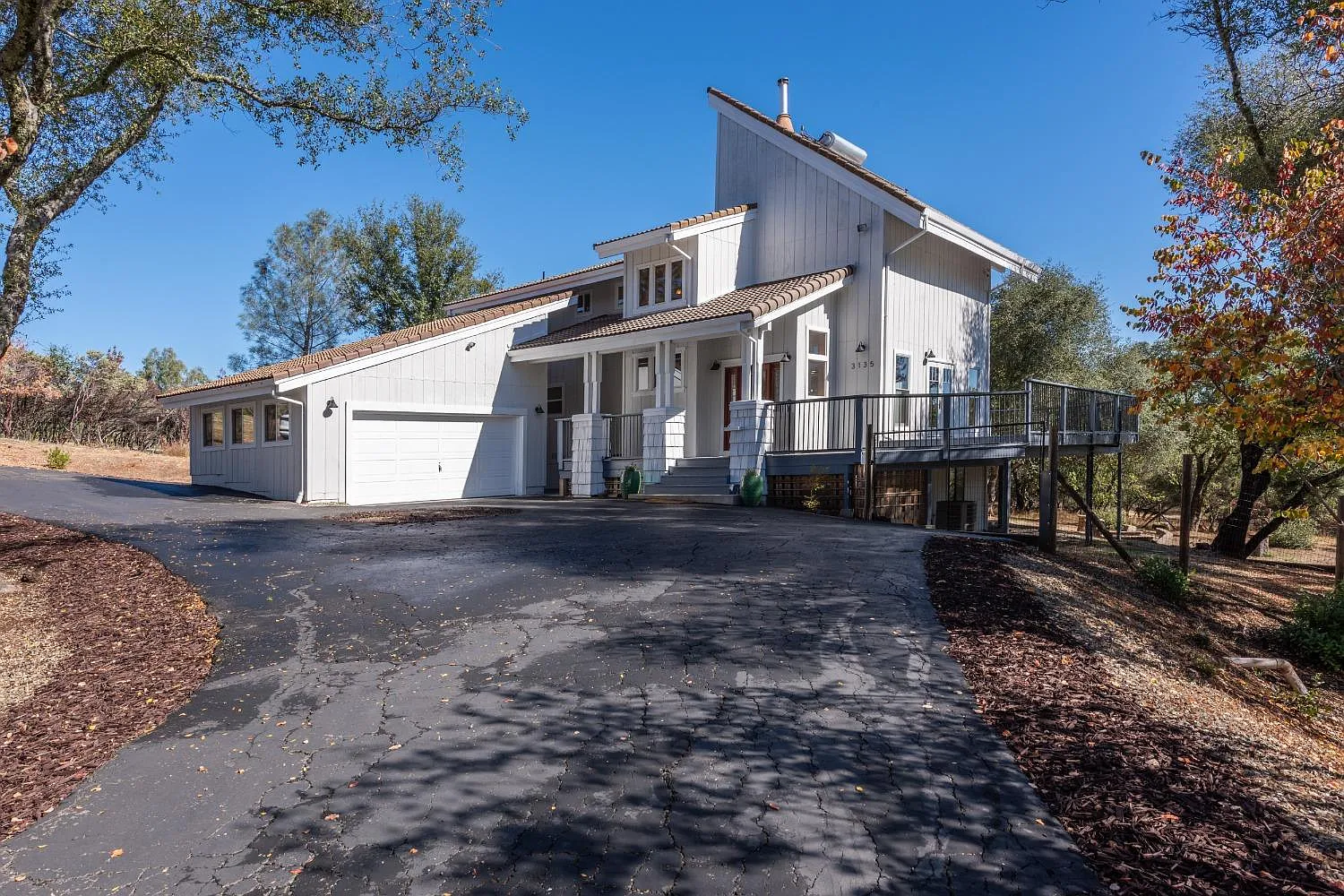 3135 Carlson Dr photo 1