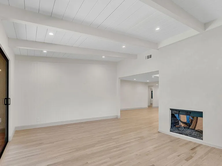 4316 Bellaire Ave — Photo 13