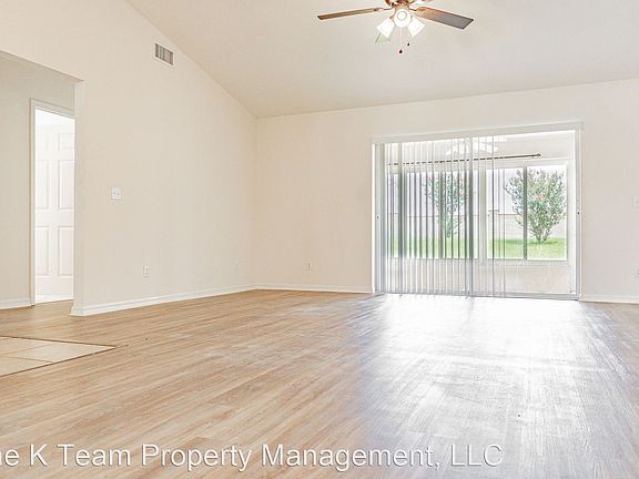 3rd image of 154 Morning Glory Cir