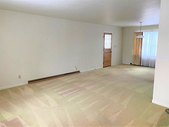 3rd image of 107 Canterbury Ct
