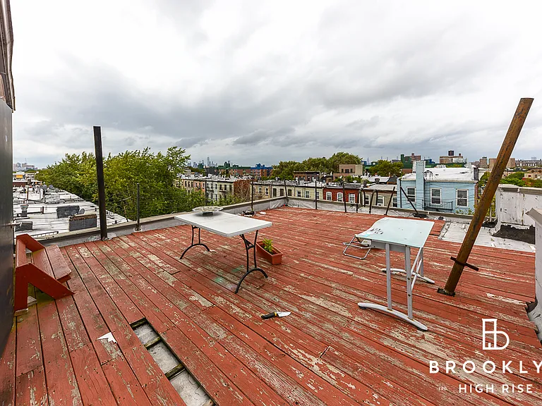 543 Madison St #3R — Photo 8