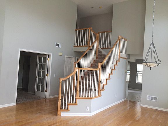 2nd image of 304 Mindanao Dr