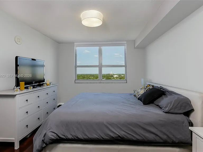2665 SW 37th Ave #1404 — Photo 4