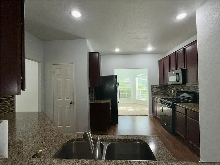 2623 Hunters Side Trl — Photo 10
