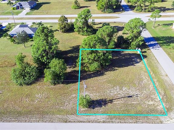 2nd image of 4020 NE 20th Pl