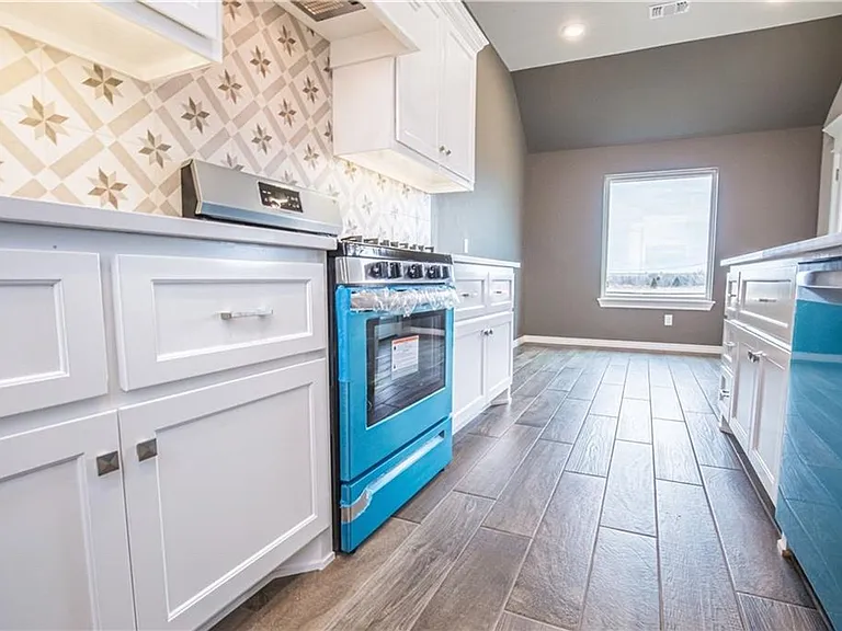 616 John Chisholm Way — Photo 10