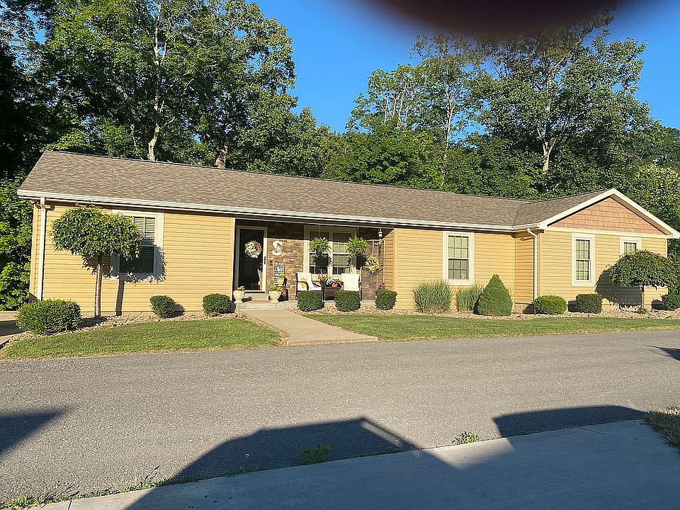 1st image of 18 Alamo Dr