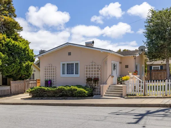 851 Laurel Ave, Pacific Grove, CA 93950