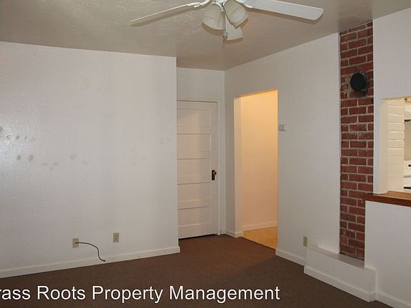 4th image of 207 1/2 N Church St
