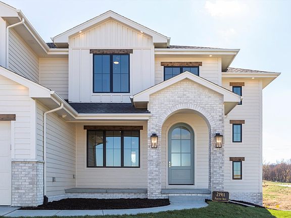 4th image of 21911 Parkview Dr