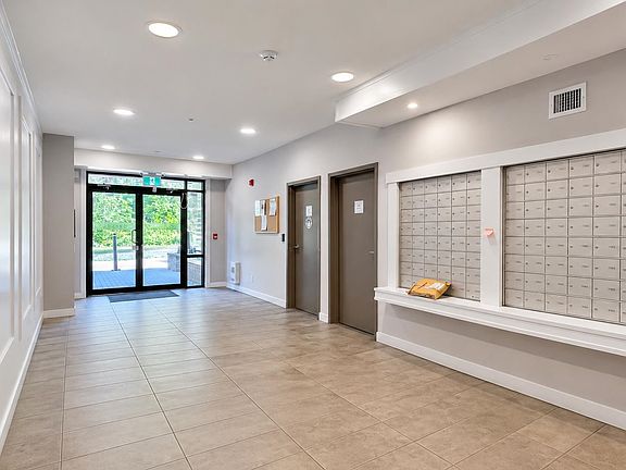 2nd image of 32690 14th Ave #203