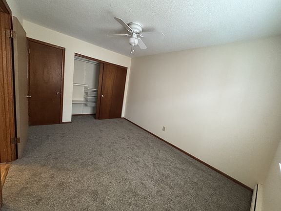 4th image of 2400 Larpenteur Ave W #4B