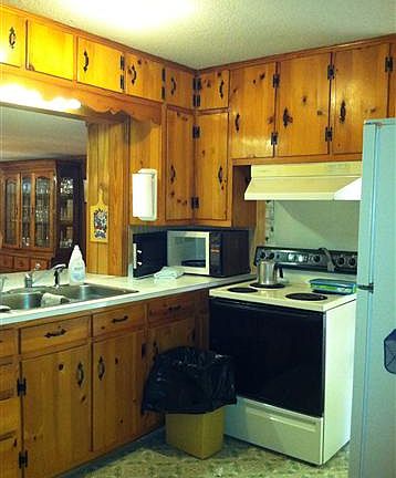 4th image of 205 Powers Hill Ln