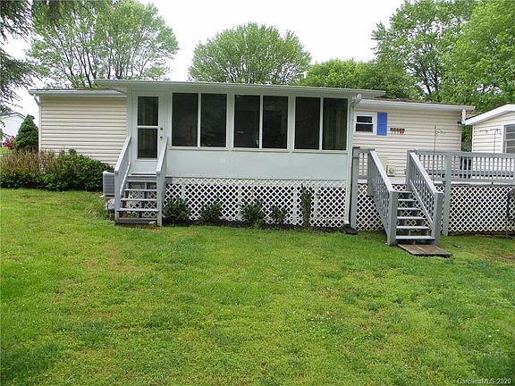 3rd image of 224 Cranbrook Cir