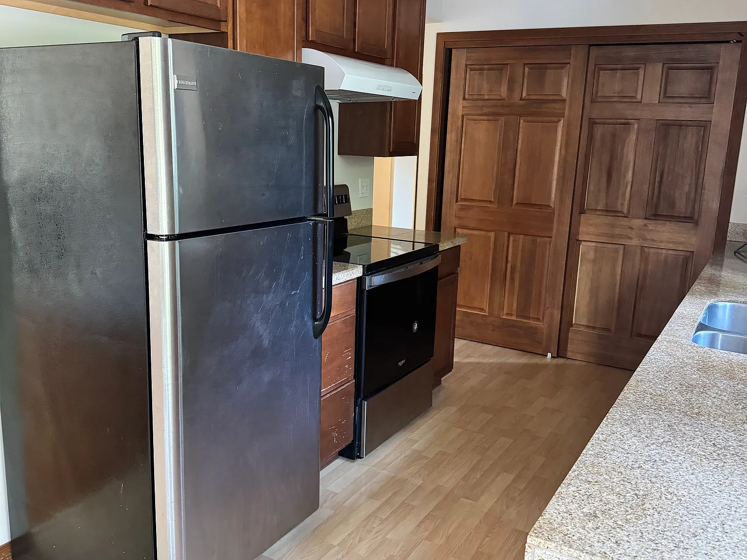 4 bed, 1300 sqft, $3,000 — Photo 4
