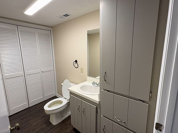 4th image of 706 Avenue D